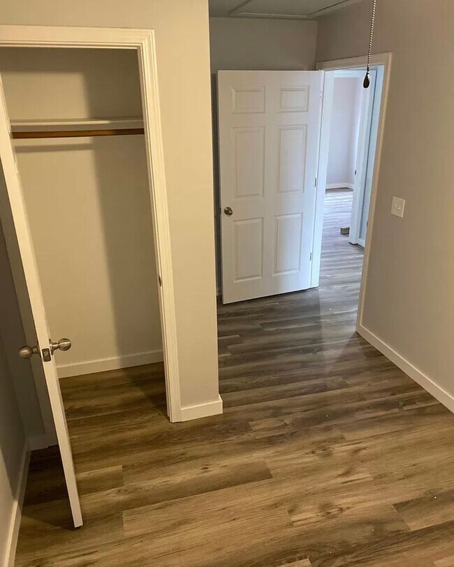 Building Photo - 3BD / 2.5BA Completely Remodeled Townhome W/ Garage, Minutes From UofA Campus