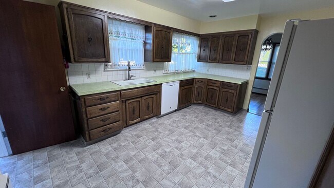Building Photo - South Hill Charming 3 bed 2 bath in quiet ...