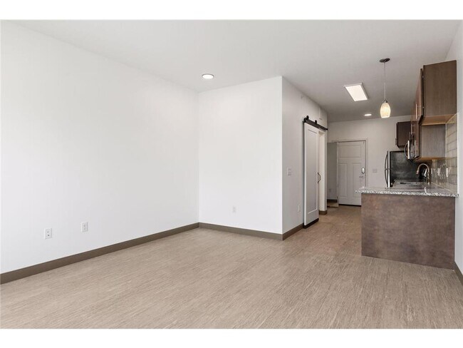 Building Photo - 2810 Park Ave