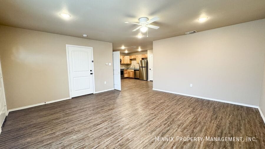 Building Photo - 2419 N Ave O