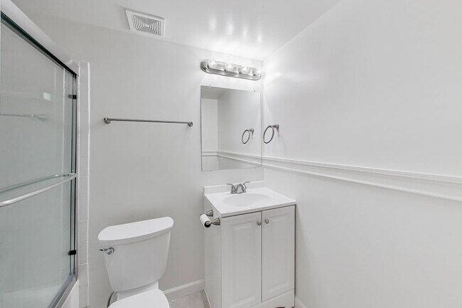 Building Photo - 2BD/1BA in Bethesda Park - Feeds to WJ HS - Great location - Close to Walter Reed & METRO