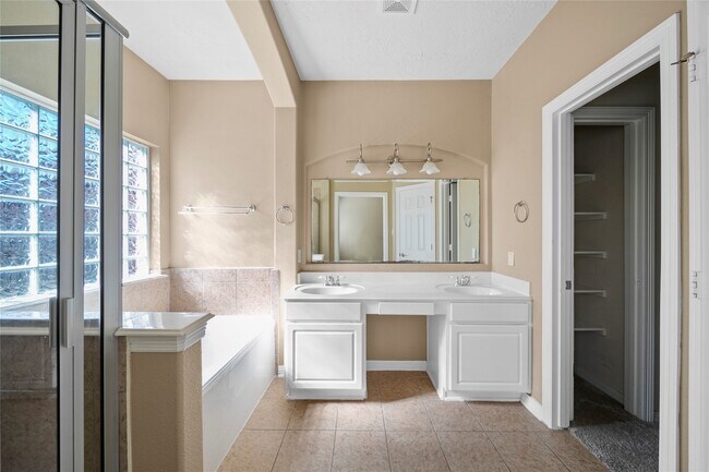 Building Photo - 18511 First Voyage Ct