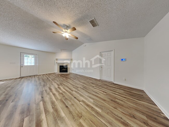 Building Photo - 2661 Fox Creek Dr E