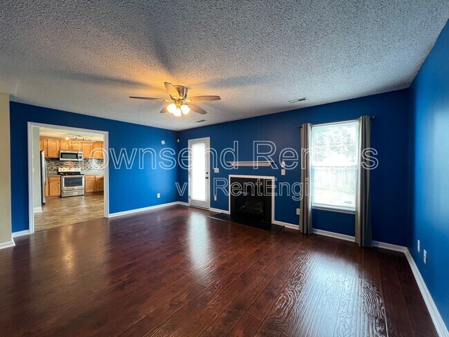 Building Photo - 813 Nighthawk Pl