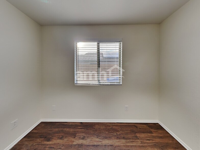 Building Photo - 16210 W Tasha Dr