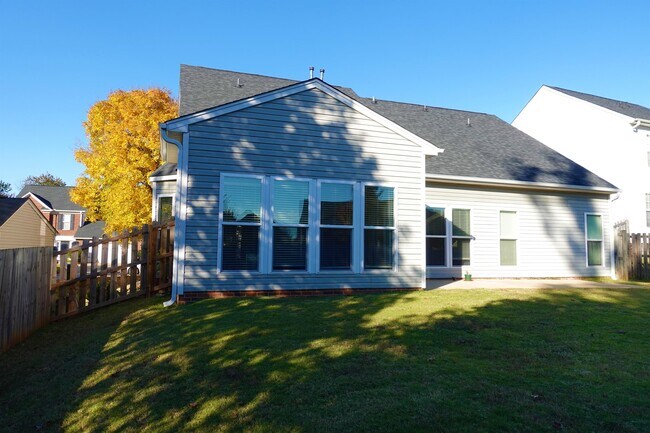 Building Photo - 233 Highgate Cir