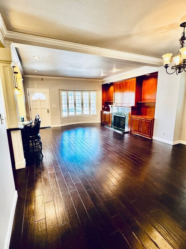 Building Photo - Two Bedroom Home for Rent on Naples Island