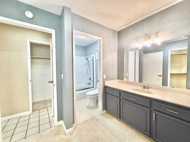 Building Photo - 6436 Buena Vista Dr