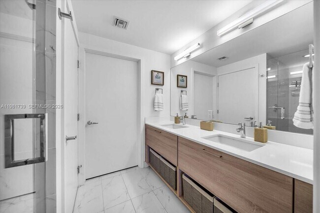 Building Photo - 16385 Biscayne Blvd