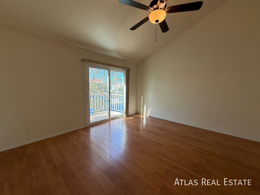 Building Photo - 1425 W Coral Reef Dr