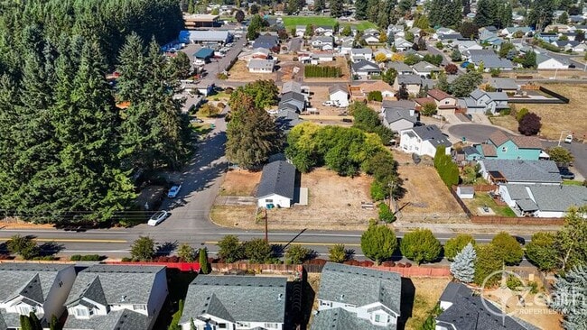 Building Photo - 8805 NE 90th Ave