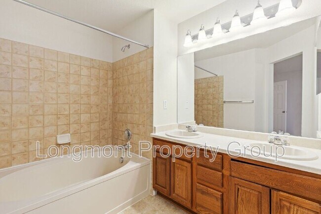 Building Photo - 5727 Skyline Ave