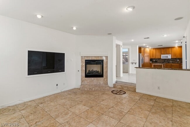 Building Photo - 612 Silver Grove St