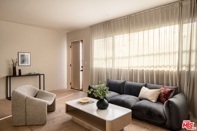 Building Photo - 4205 Blanchard St