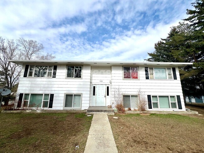 Building Photo - 1828 Waukesha Ave