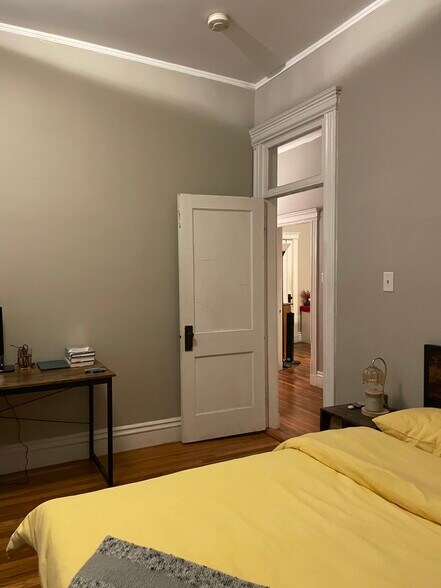 Building Photo - 50 Charlesgate E