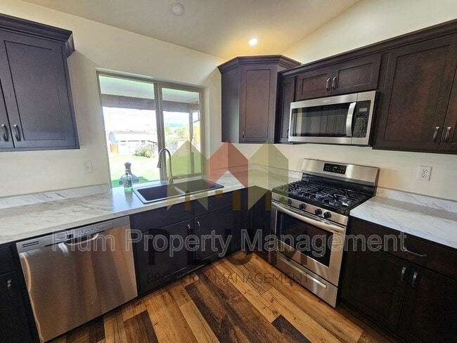 Building Photo - 522 Diane Ln