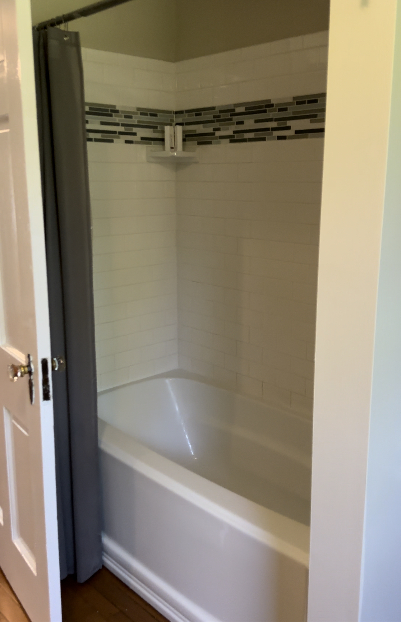 Tiled shower/bath has amazing water pressure and nice details - 1148 Pierce Rd