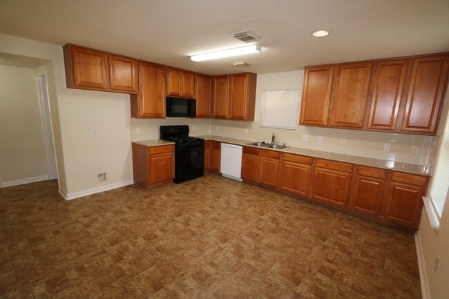 Building Photo - 15611 Leeds Ln