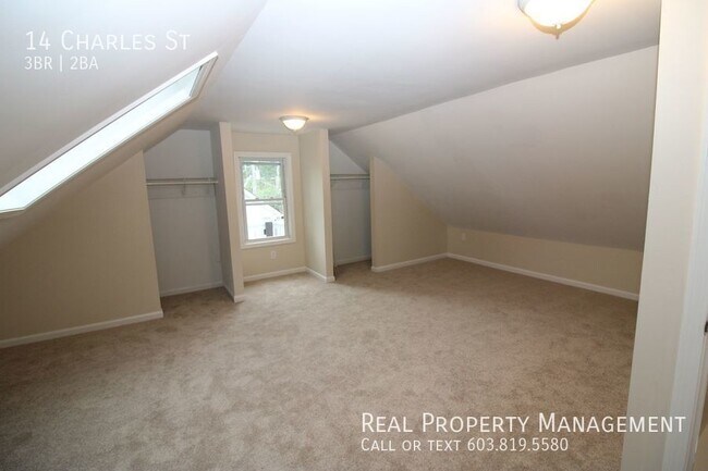 Building Photo - Spacious Large 3-BD apartment located in t...
