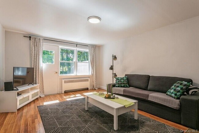 Building Photo - 45 Carpenter Ave