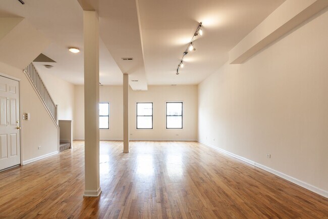 Building Photo - 2338 N Milwaukee Ave