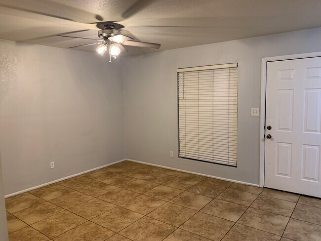 Building Photo - 11350 W Tennessee Ave