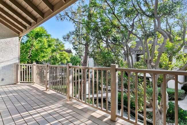 Building Photo - UPGRADED ONE BEDROOM OASIS IN GATED COMMUNITY