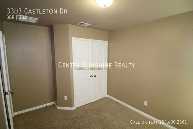 Building Photo - 3303 Castleton Dr