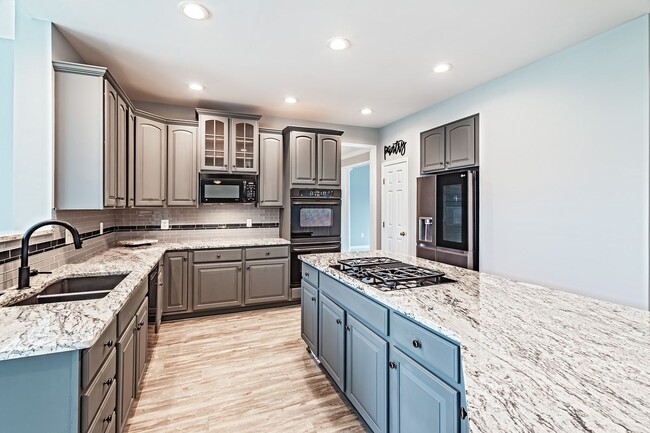 Building Photo - 917 Benalli Dr