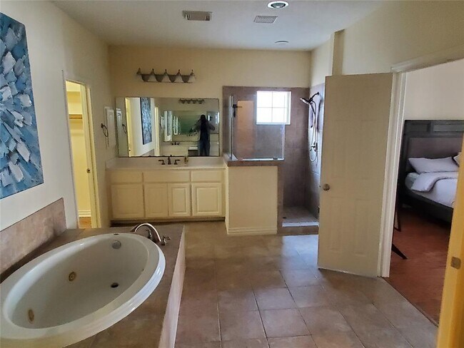 Building Photo - 7143 Laguna Villas