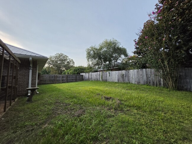 Building Photo - 1682 Village Pkwy