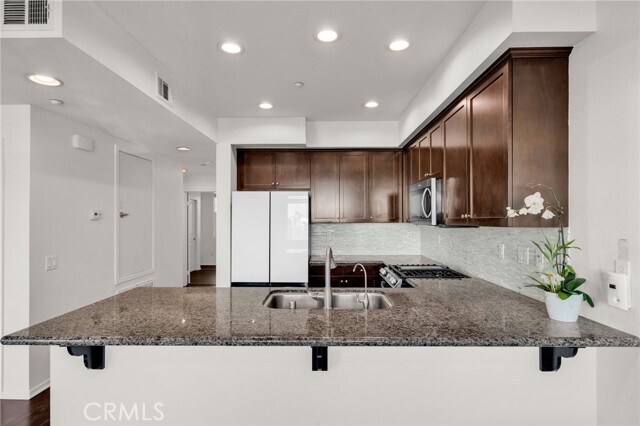 Building Photo - 5450 Strand