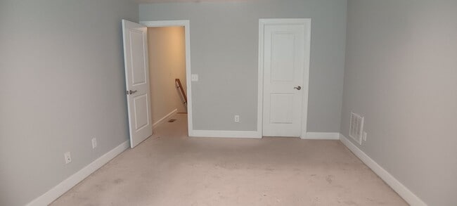 Building Photo - Heron's Landing 4 BD/ 3BTH Available May 14th