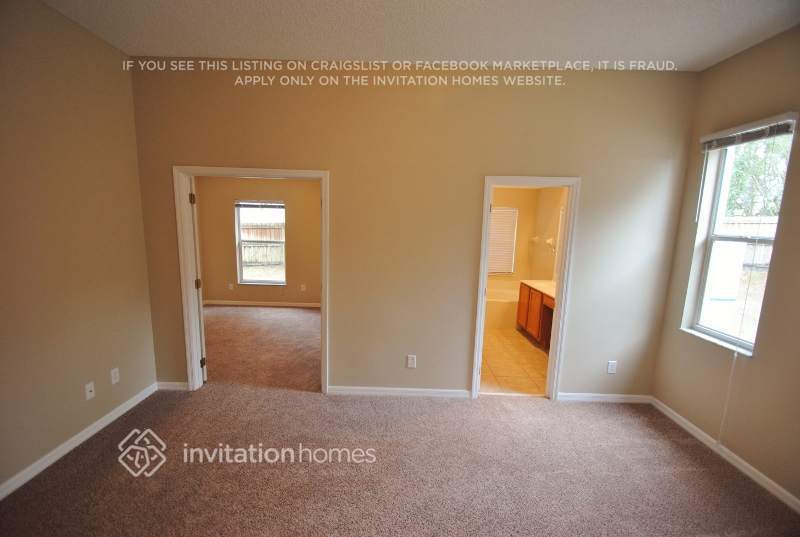 Building Photo - 400 Oak Springs Ct