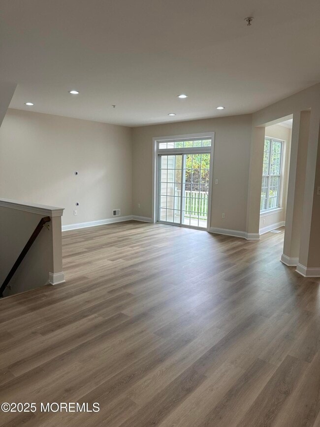 Building Photo - 1006 Abby Rd