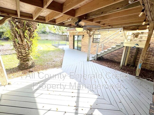 Building Photo - 504 Kelly St