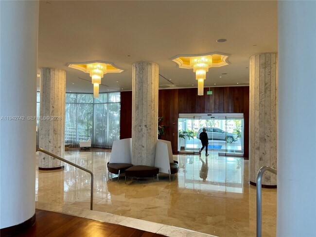 Building Photo - 5161 Collins Ave