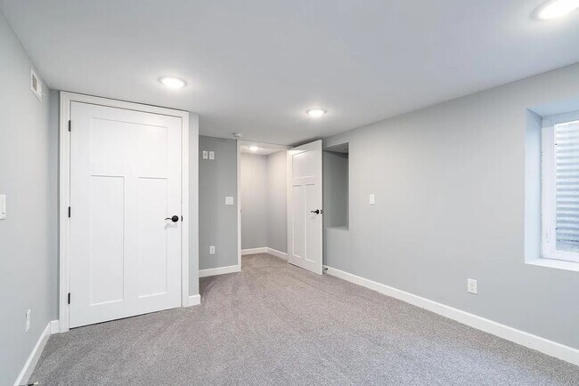 Building Photo - 411-413 Belle Aire Dr