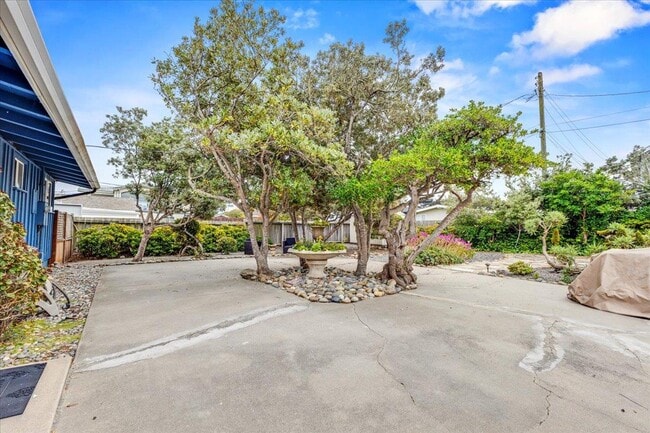 Building Photo - 1267 Ocean View Blvd