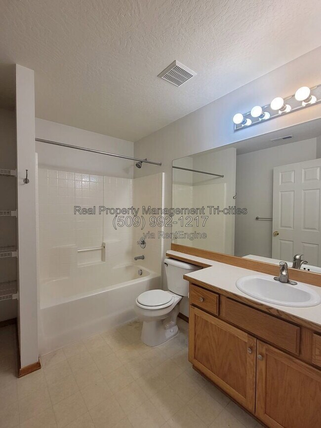 Building Photo - 7808 Rush Creek Dr