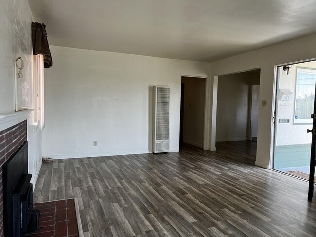 Building Photo - 1120 Austin Way