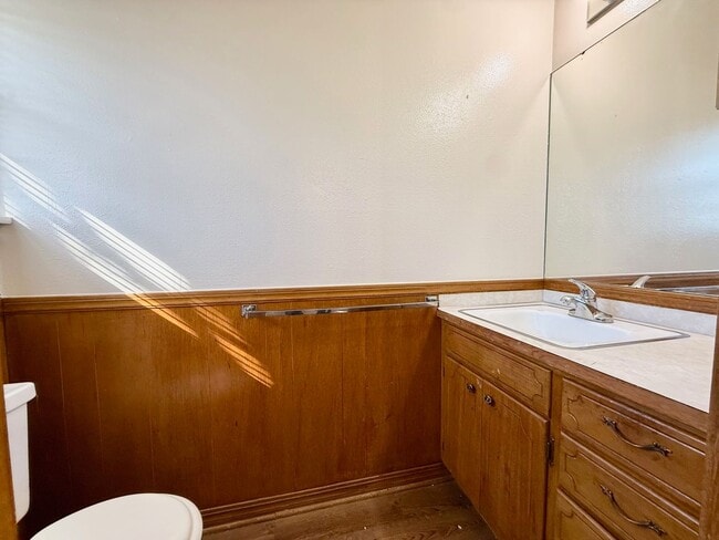 Building Photo - Close to Everything!