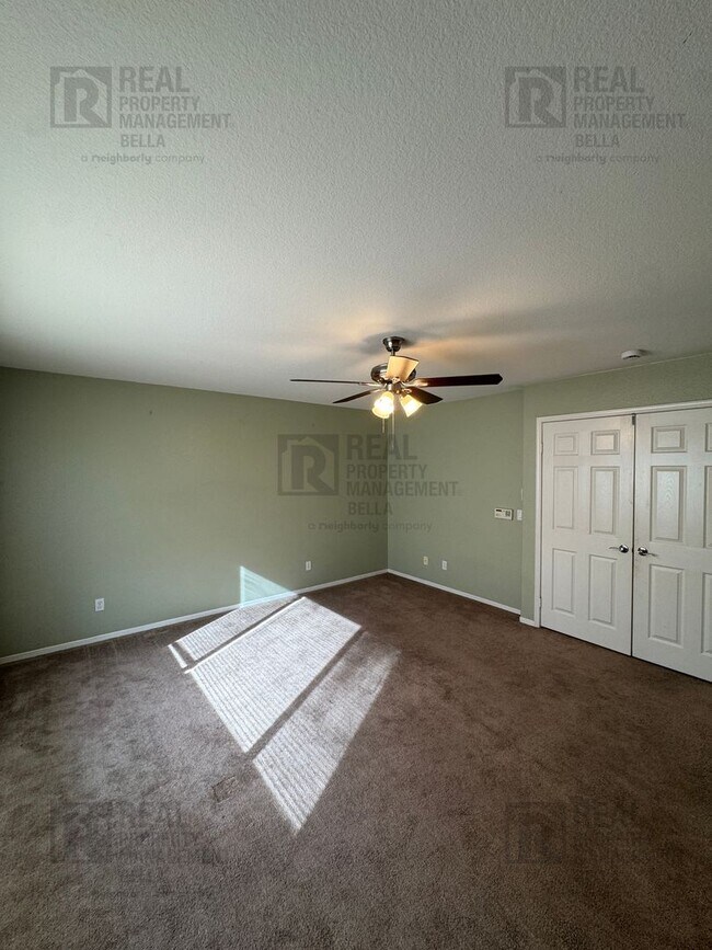 Building Photo - Spacious & Stylish 5-Bed, 3-Bath Home in Prime Murrieta Location