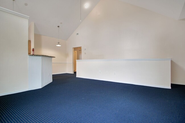 Building Photo - Runaway Beach Condo now available!
