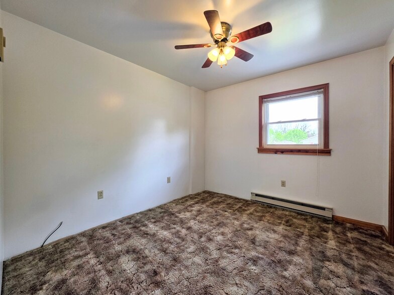 Building Photo - 909 Hannah Dr