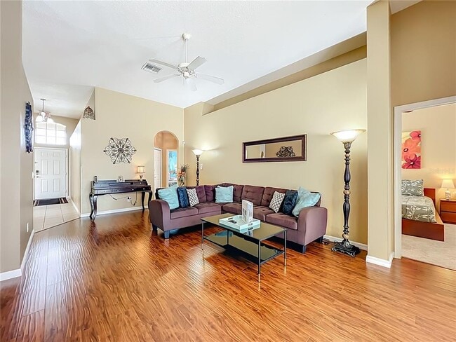 Building Photo - 520 Orista Dr