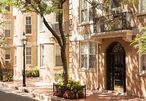 Building Photo - The Clearway Apartments