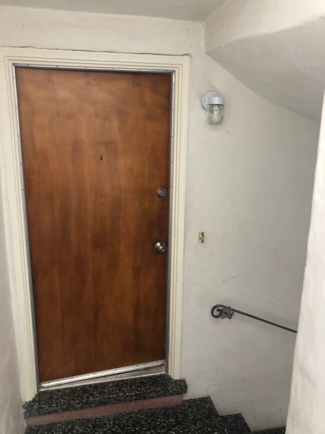 Building Photo - 2233 Taraval St