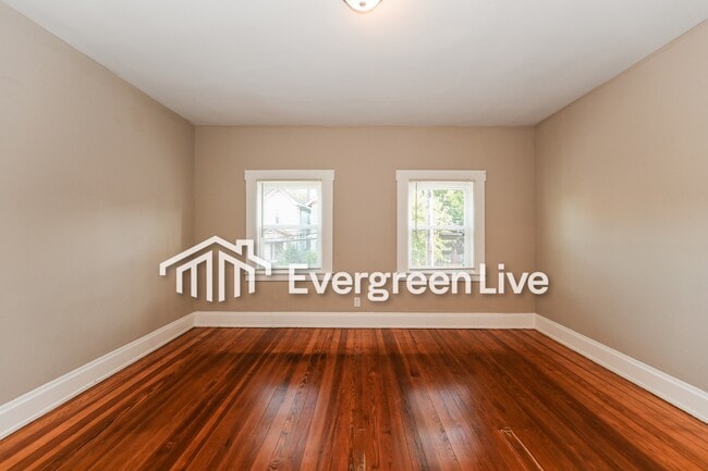 Building Photo - 508 E 21st St